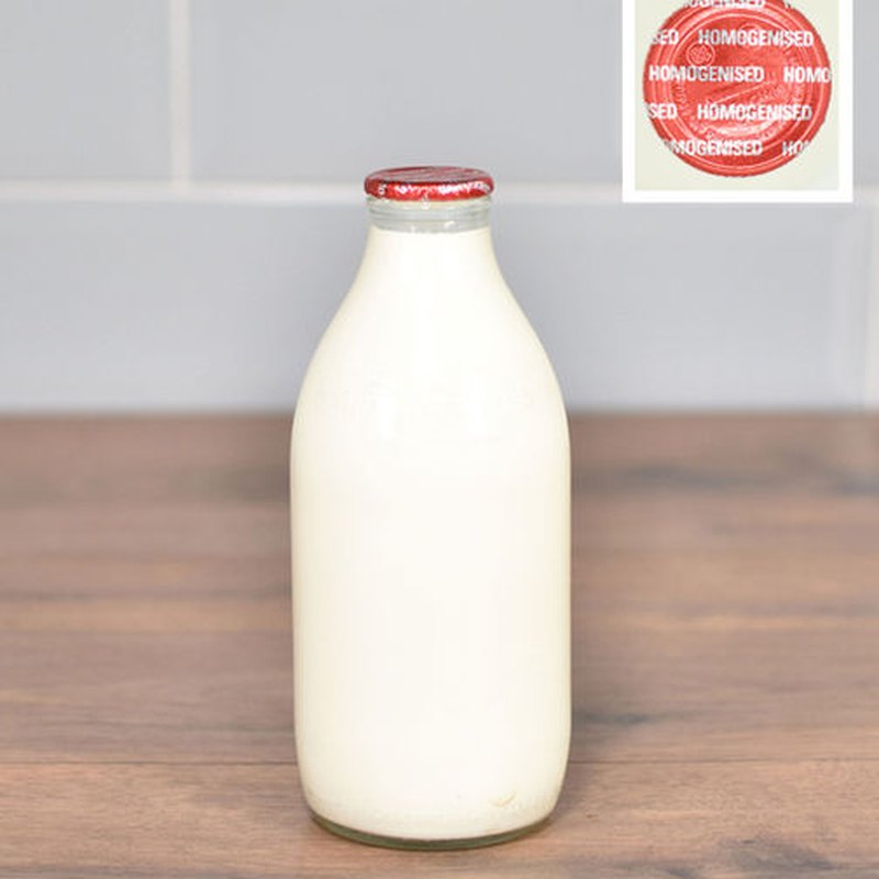 Cotteswold Dairy whole homogenised milk, 1 pint glass bottle