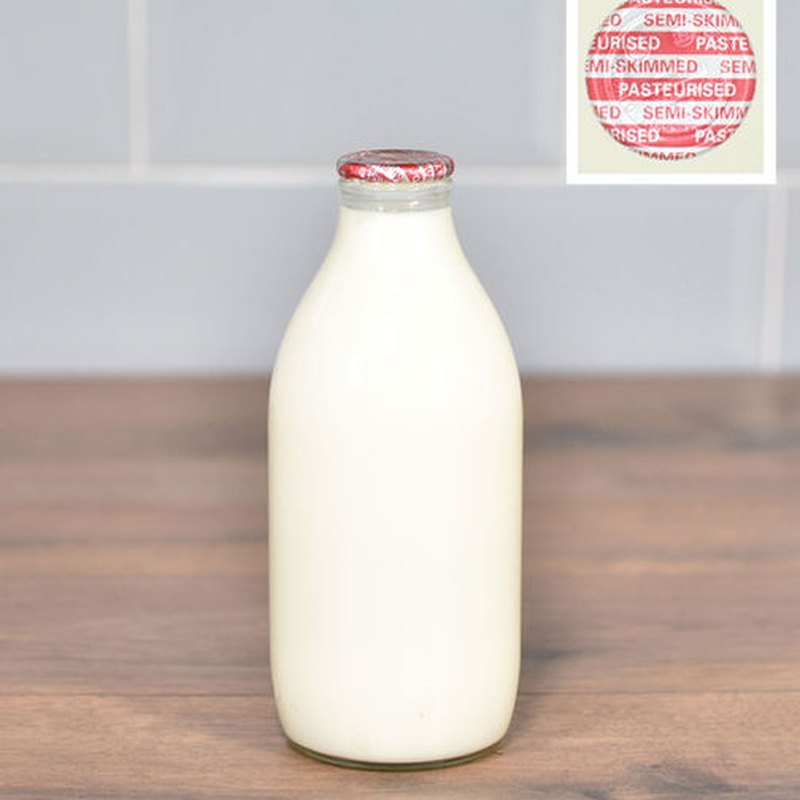 Cotteswold semi-skimmed milk, 1-pint glass bottle