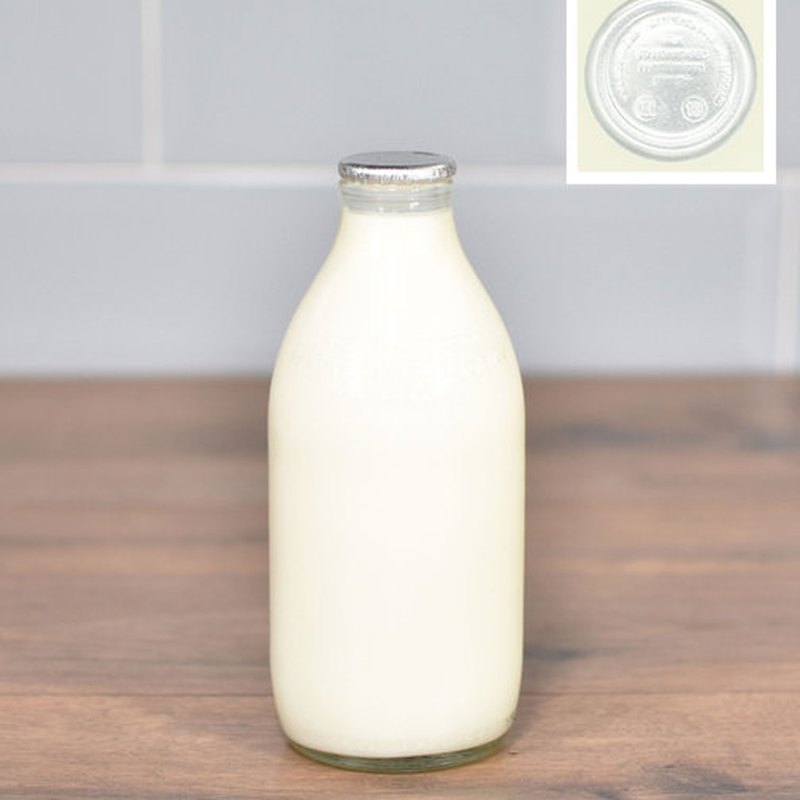 Cotteswold Dairy whole milk, 1 pint glass bottle
